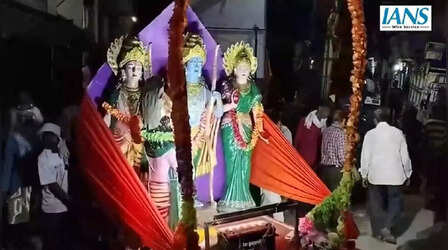 Sambhal News: रामनवमी पर संभल में निकली भव्य शोभायात्रा, जय श्रीराम के लगे नारे; पुलिस रही मुस्तैद
