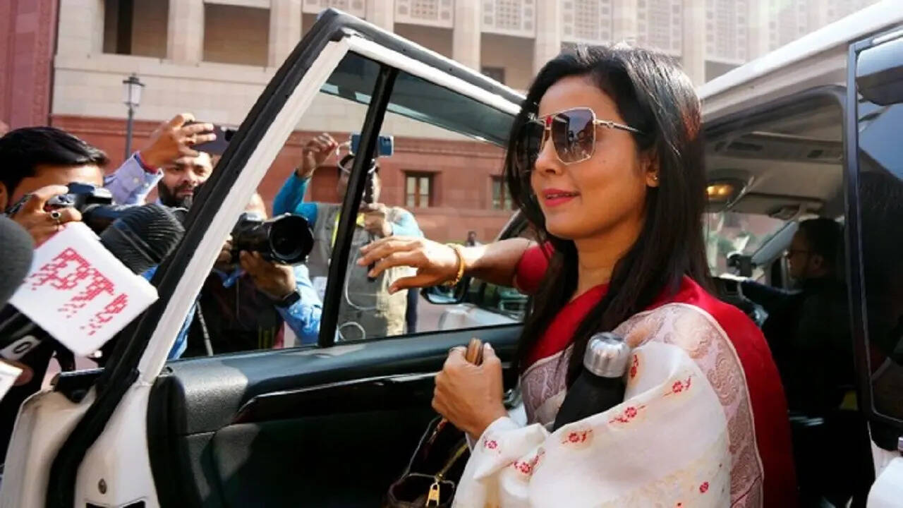 mahua moitra (2)