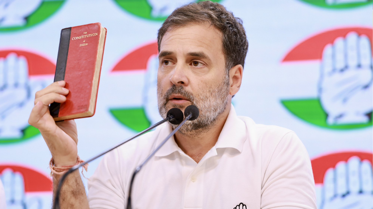 नए वक्फ कानून पर राहुल ने केंद्र को घेरा, बताया धार्मिक स्वतंत्रता और संविधान पर हमला, BJP-RSS पर जमकर बरसे