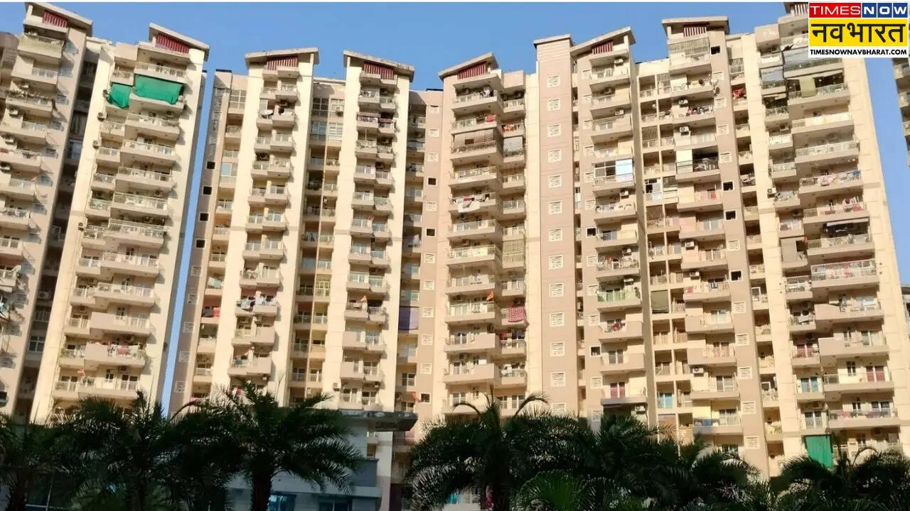 fine on ajnara homes society of greater noida