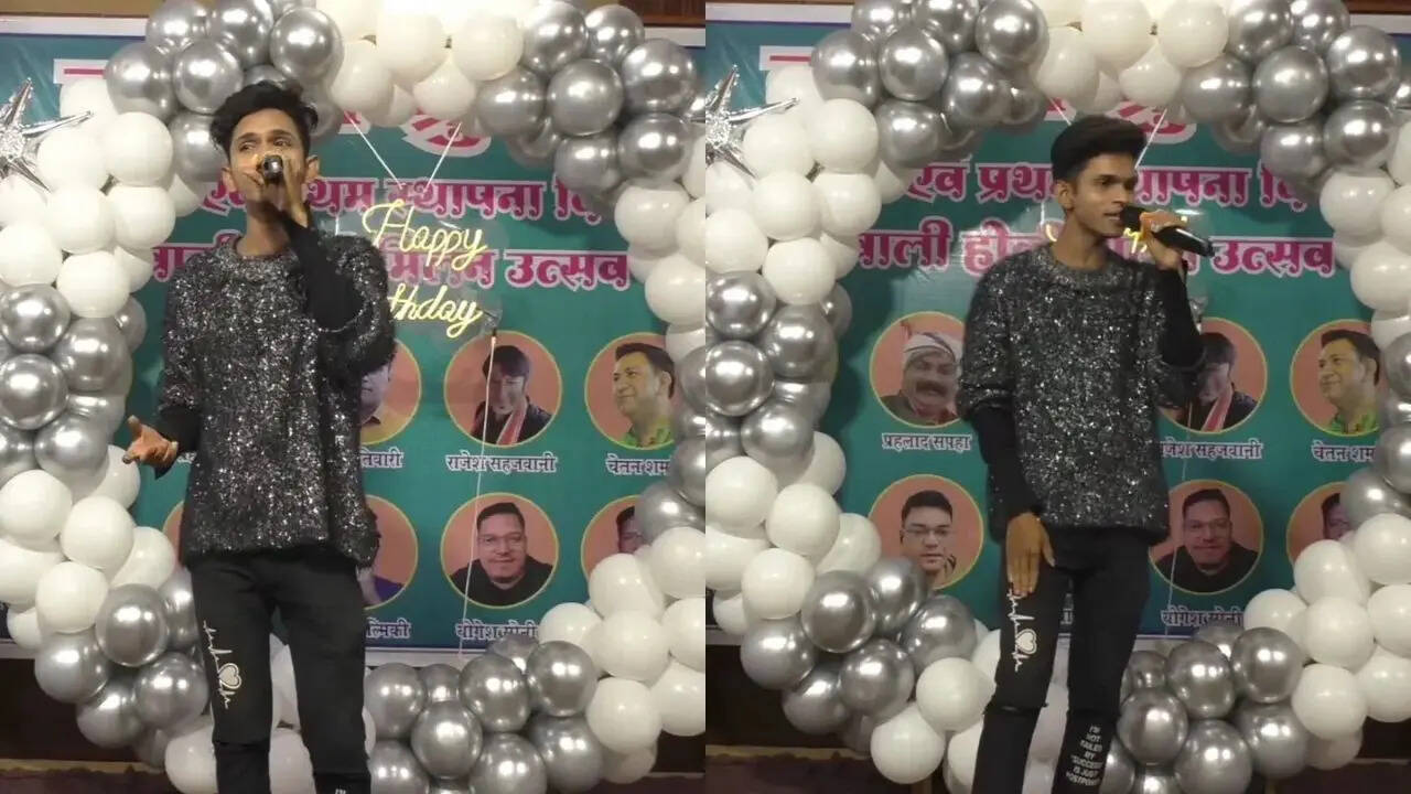 Singing Hawa Hawai Song In Female Voice