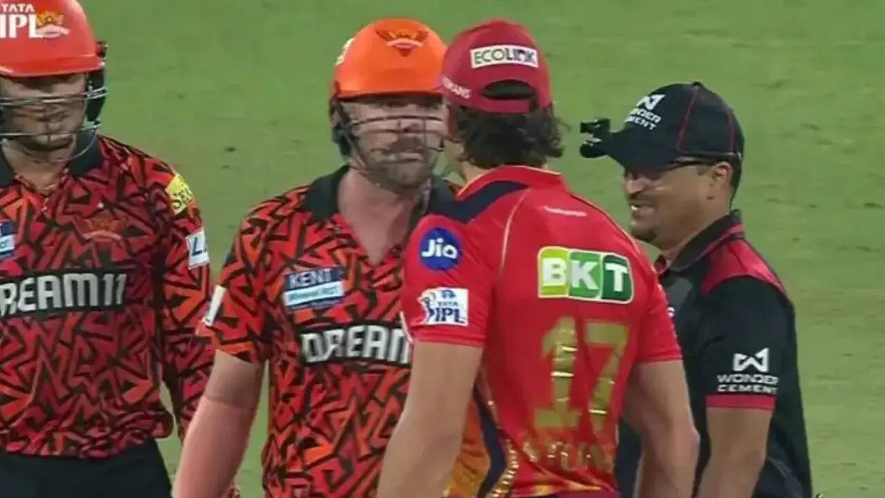Travis head vs maxwell