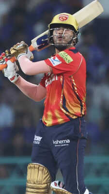 IPL 2025 में सबसे तेज स्ट्राइक रेट से रन बना रहे हैं ये 5 बल्लेबाज