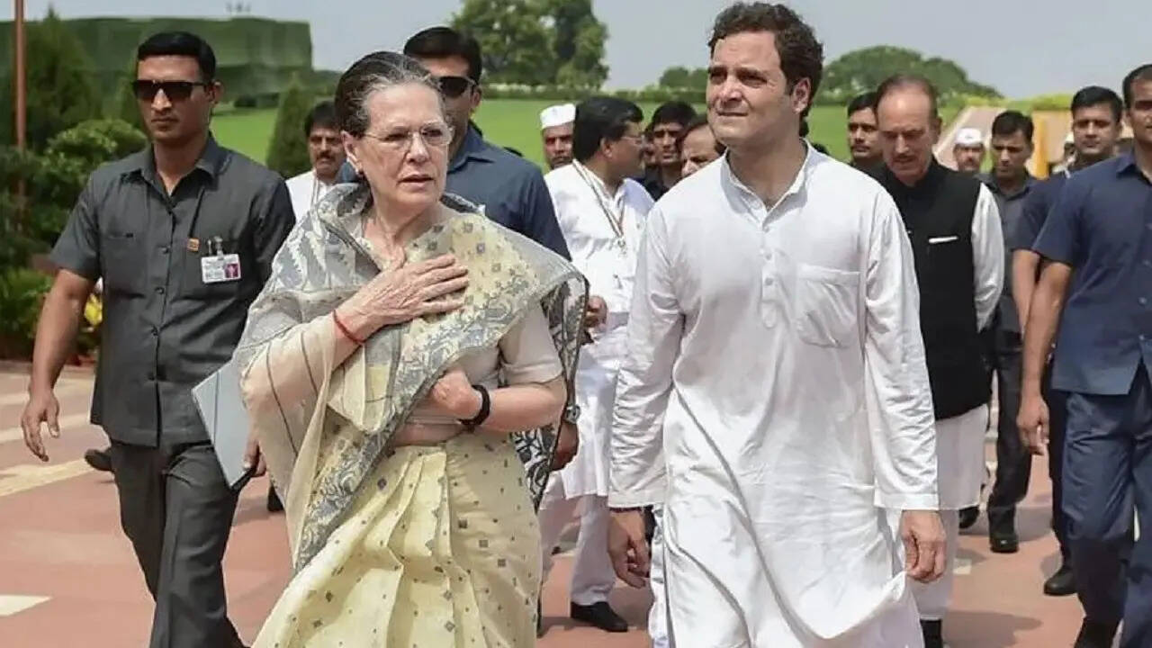sonia gandhi rahul gandhi ec