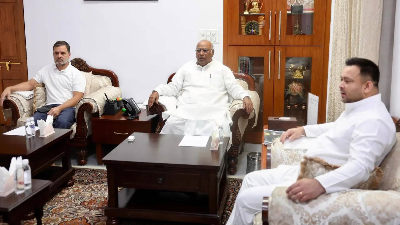 Rahul Gandhi Tejashwi Yadav