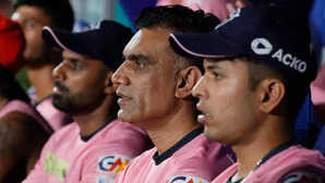 IPL 2025 दिल्ली कैपिटल्स के बॉलिंग कोच मुनाफ पटेल पर लगा जुर्माना जानिए किस गलती की मिली सजा