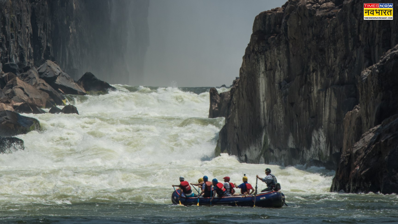 Difference between rafting and white water rafting