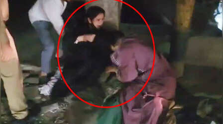 Meerut News: एक शौहर, दो बीवियां और थाने के बाहर हो गया हंगामा