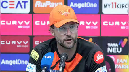 SRH के कोच डेनियल विटोरी ने टीम को आरसीबी से प्रेरणा लेने की दी सलाह, बताया कहां हो रही चूक