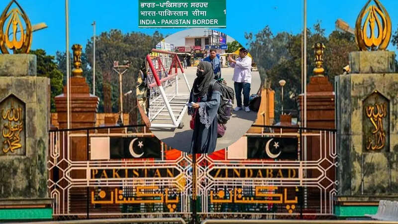 Pakistani citizens Returned Home