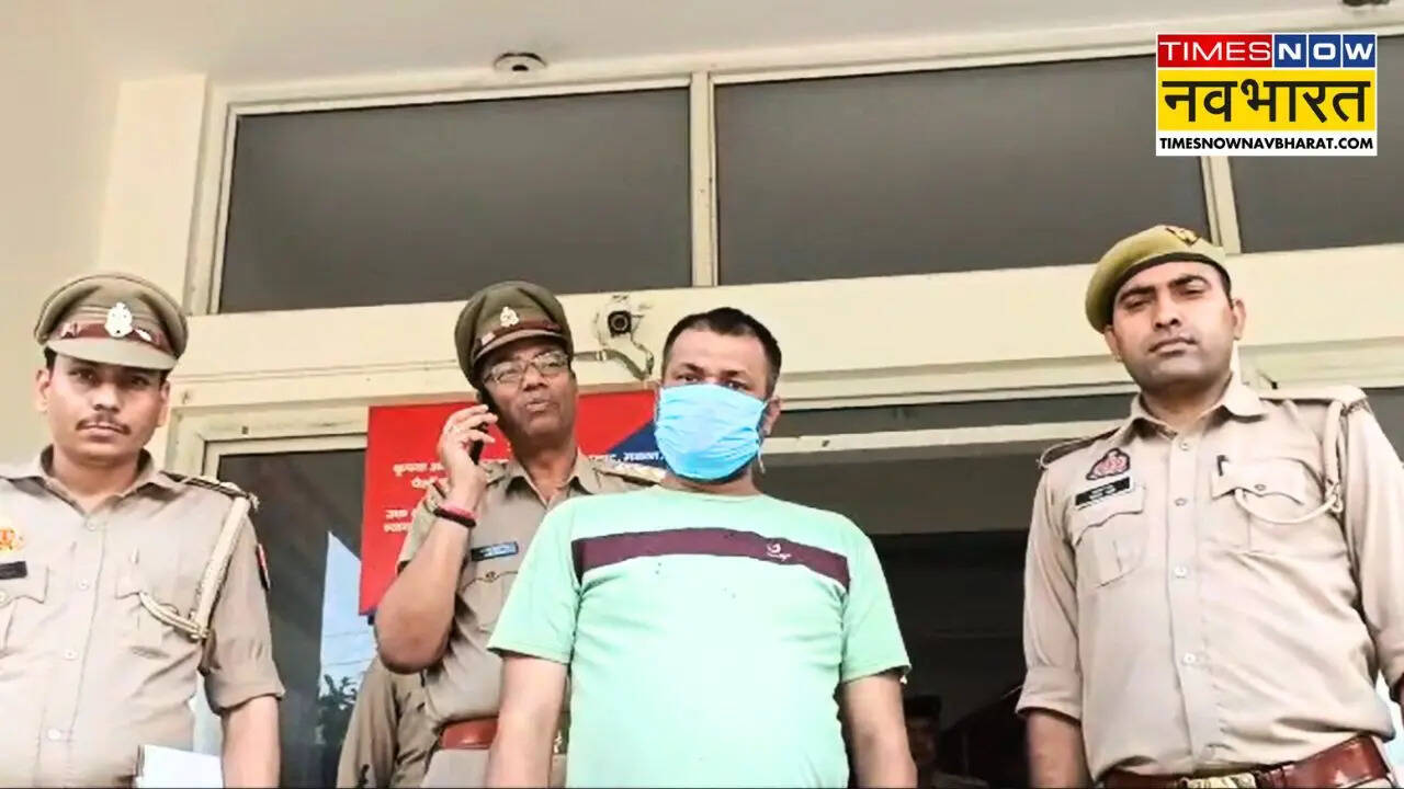Fake railway officer arrested by police in noida