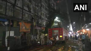 Kolkata Hotel Fire कोलकाता के होटल में आग लगने से दर्दनाक हादसा 14 लोगों ने गंवाई जान जांच के लिए SIT का गठन