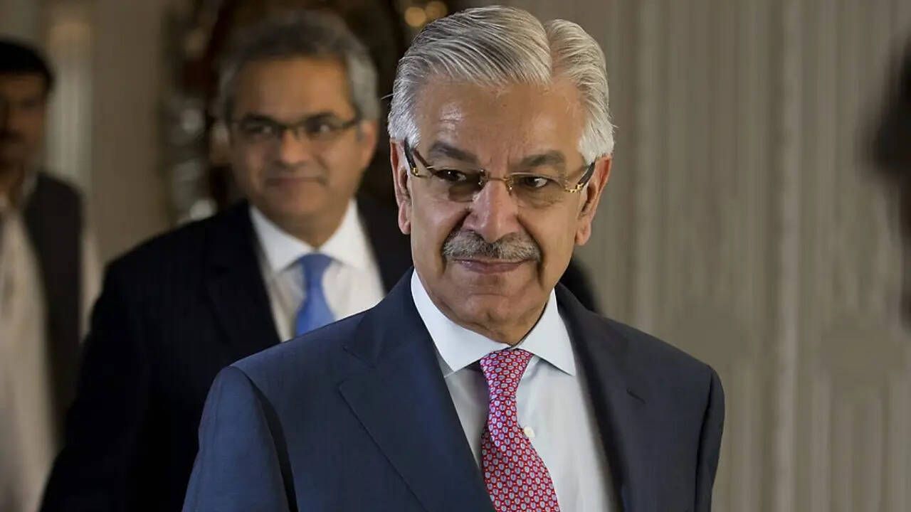 Khawaja asif (2)