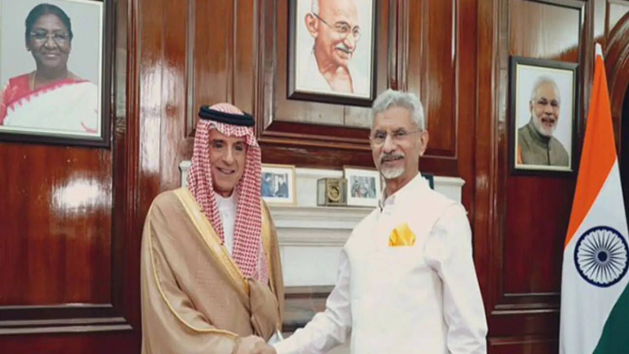 Jesuskar se encuentra con el Ministro del Reino de Arabia Saudita