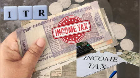 ITR Filing: पुरानी टैक्स व्यवस्था या नई टैक्स व्यवस्था, चुनने से पहले इन 6 बातों पर करें विचार