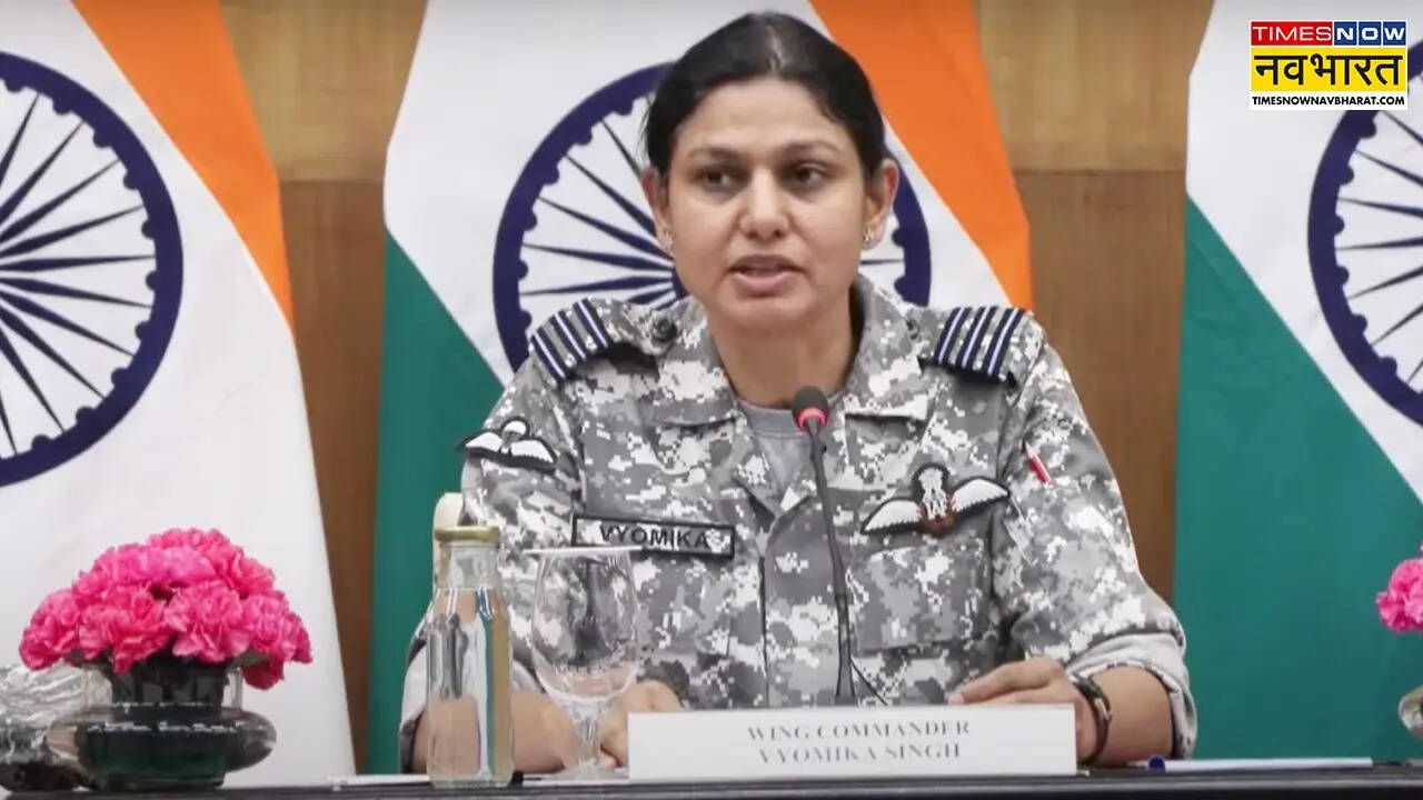 Win Commander Vyomika Singh.