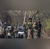 जम्मू-कश्मीर के शोपियां में आतंकियों से मुठभेड़ सुरक्षाबलों ने दहशतगर्दों को घेरा