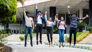 Congratulations Messages for CBSE Results बोर्ड परीक्षा में अच्छे अंक लाने वाले छात्रों को दें शुभकामनाएं मनोबल बढ़ाने के लिए भेजें ये कोट्स