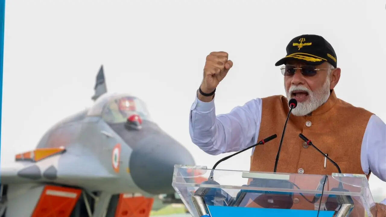 PM Modi in Adampur