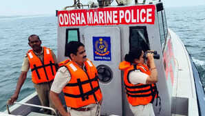 21 पाकिस्तानी क्रू मेंबर्स के साथ पारादीप बंदरगाह पहुंचा एमटी साइरन-2 जहाज बढ़ाई गई सुरक्षा व्यवस्था