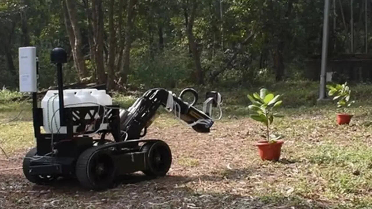 Smart Track Robot (Image -Inn)