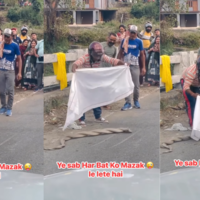 Viral Video Today बीच सड़क चल रहा था नाग-नागिन का रोमांस फिर लोगों ने जो किया उसे देख दिमाग हिल जाएगा