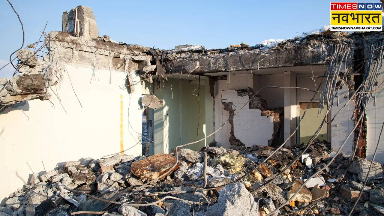 building collapsed in delhi