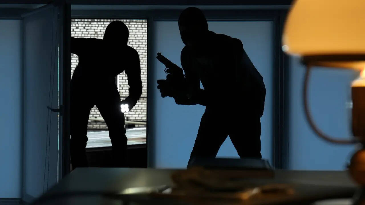 theft in deserted house in jaipur