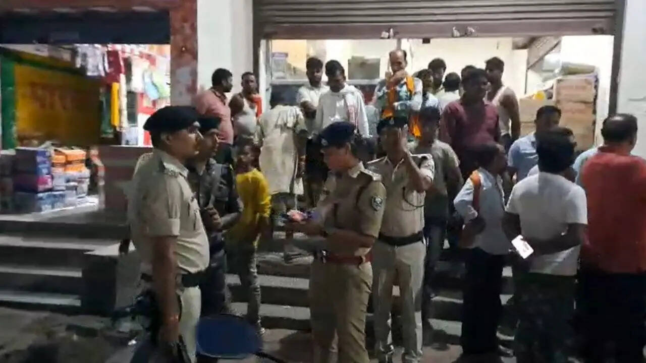 Muzaffarpur loot