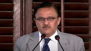 मां के निधन के एक दिन बाद काम पर लौटे जस्टिस ओका अंतिम कार्य दिवस पर सुनाए 11 फैसले