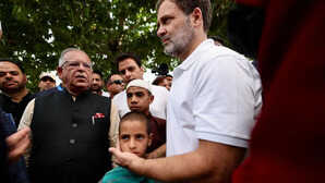 हर कोने में अपनों को खोने की दर्द भरी दास्तां राहुल गांधी ने पुंछ में PAK गोलीबारी के पीड़ितों से की मुलाकात