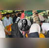 Mukul Dev Funeral पंचतत्व में विलीन हुए एक्टर मुकुल देव नम आंखों के साथ भाई राहुल देव ने दी अंतिम विदाई