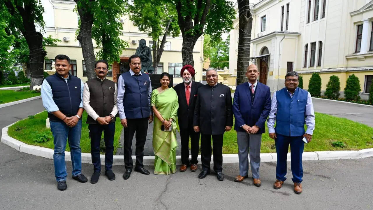 La delegación de todos los partidos es Rusia