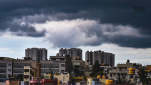 सावधान दिल्ली-एनसीआर में 3 घंटे रेड अलर्ट तूफान के साथ होगी भयंकर बारिश बिजली-ओलावृष्टि की चेतावनी