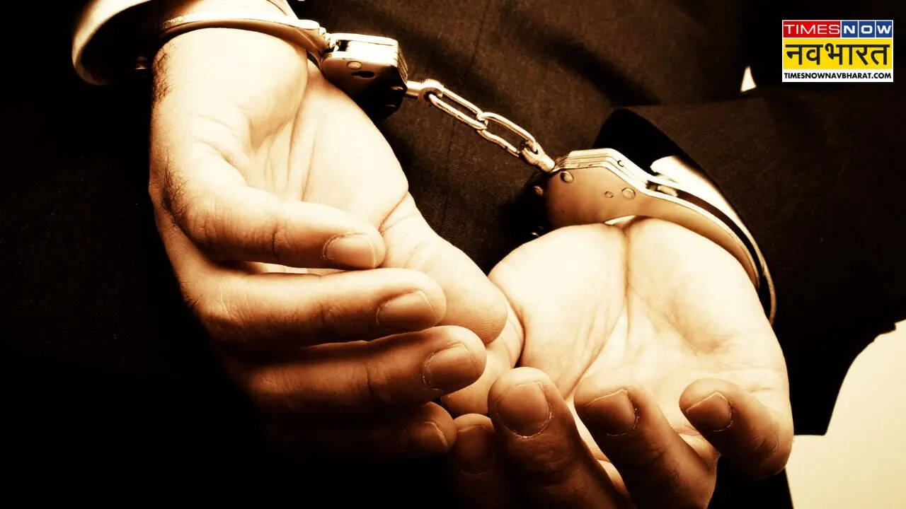 Doctor arrested for taking bribe