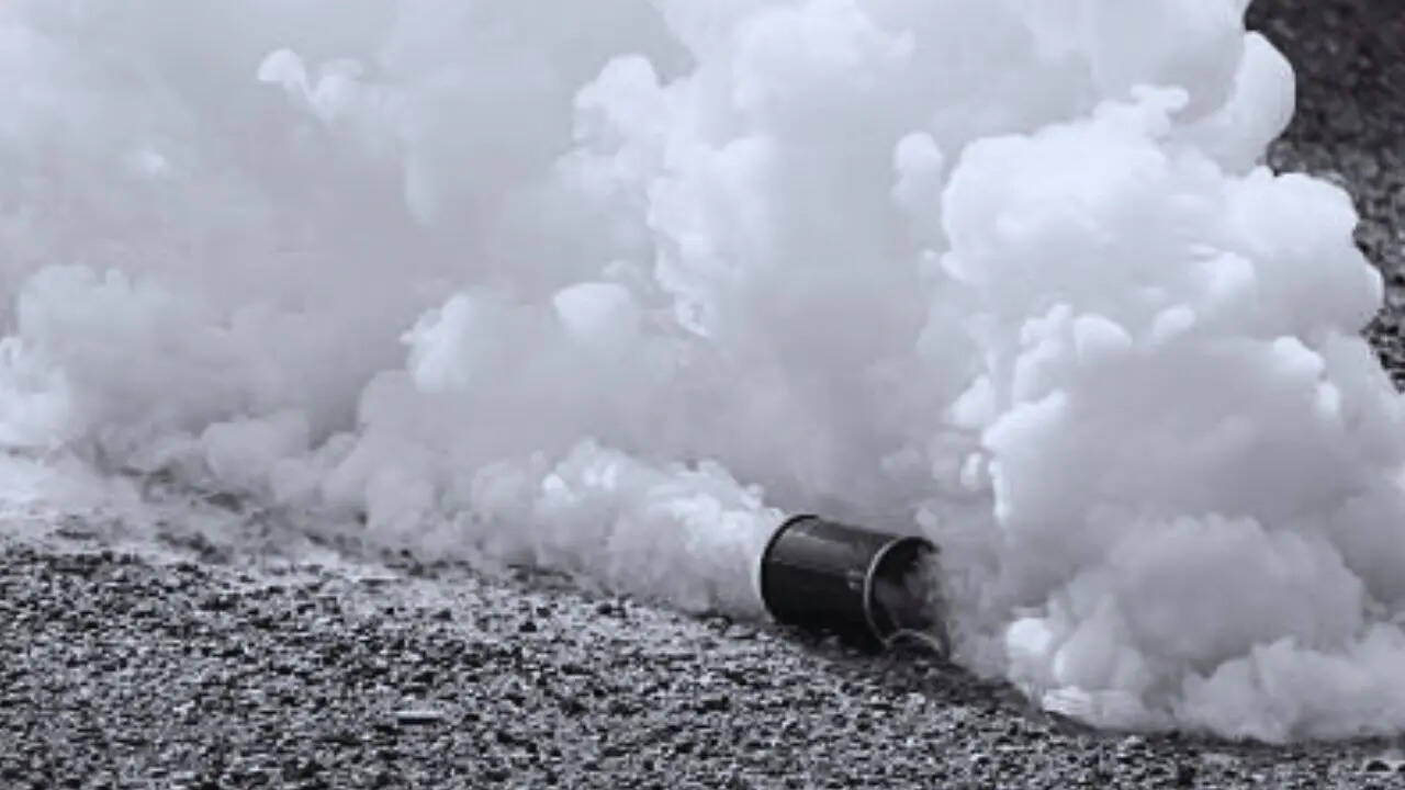 Lacrimal gas