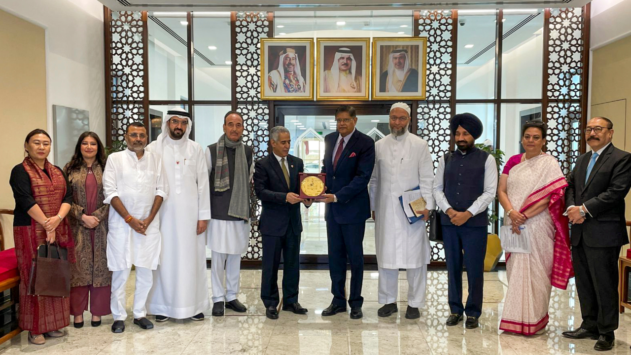 Indian delegation in Bahrain