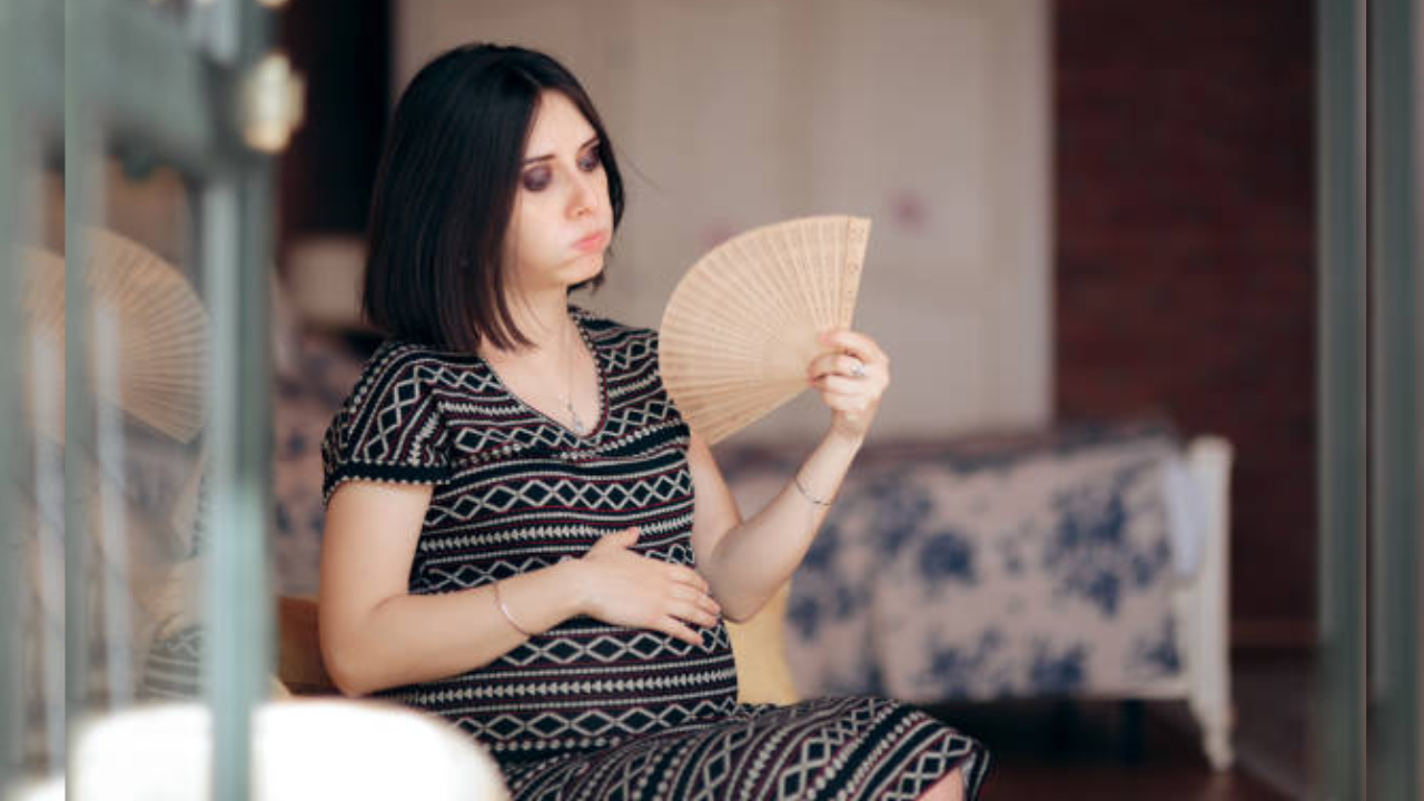Tips for Summer Pregnancy Care in Hindi