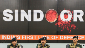 ऑपरेशन सिंदूर BSF ने तोड़ी थी पाकिस्तान की कमर 76 चौकियों-42 अग्रिम ठिकानों को बनाया था निशाना तीन आतंकी लॉन्च पैड भी तबाह