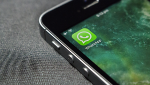 WhatsApp पर आ रहा नया लॉगआउट फीचर बिना चैट डिलीट किए ले सकेंगे ब्रेक