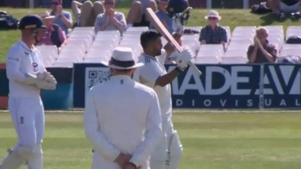 India is a V.S. Eng Lions, 1st unofficial test in Canterbury