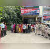 दिल्ली पुलिस की कार्रवाई वज़ीरपुर और एनएस मंडी से 66 बांग्लादेशी अवैध नागरिक पकड़े गए