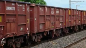 छत्तीसगढ़ के बालोद में मालगाड़ी की चपेट में आने से दो लोगों की मौत दो घायल