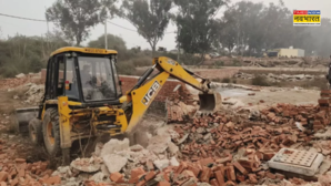 मेरा जन्म यहीं हुआमेरे माता-पिता की यहीं हुई मौत DDA ने 344 झुग्गियों पर चलाया बुलडोजर बेघर लोगों का फूटा दर्द