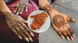 Back Hand Mehndi Designs सावन में उल्टे हाथ पर ऐसी सुंदर-सुंदर मेहंदी रचाती हैं लड़कियां गोरे-गोरे हाथों की बढ़ती है शोभा