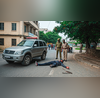 Alambagh News लखनऊ में पुलिस मुठभेड़ के बाद चेन लुटेरा गिरफ्तार लुटेरे का दूसरा साथी फरार