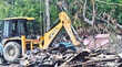 Bulldozer Action in Delhi दिल्ली में एक बार फिर गरजा बुलडोजर फुटपाथ पर बनी 50 झुग्गियों को हटाया