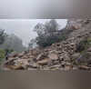 Chamoli Landslide चमोली में भारी बारिश के कारण लैंडस्लाइड नंदप्रयाग नंदानगर सड़क पर आया मलबा टूटा सैकड़ों गांवों का संपर्क