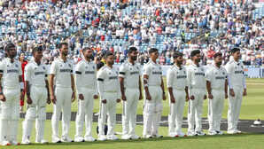 IND vs ENG हेडिंग्ले टेस्ट के आखिरी दिन काली पट्टी बांधकर क्यों उतरी है भारत और इंग्लैंड की टीम जानें वजह