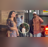 Stars Spotted Todayमैडॉक फिल्म्स के ऑफिस पहुंचे विक्की कौशल पति जहीर इकबाल संग नजर आईं सोनाक्षी सिन्हा